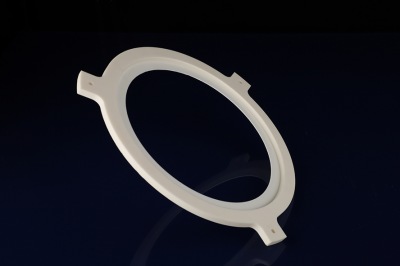 五軸氧化鋁斜孔環(huán)在半導(dǎo)體設(shè)備中的應(yīng)用與作用